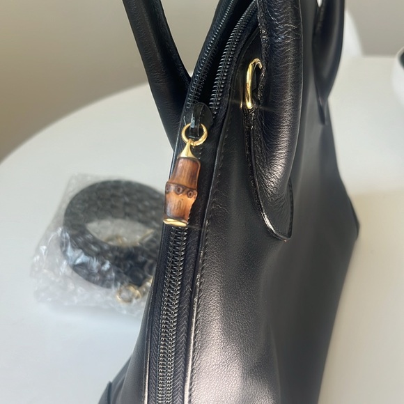 Gucci Black Leather Two Way Bag with Bamboo and Gold (strap included) 100% auth - Picture 2 of 6